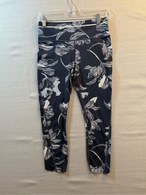 Athleta Black and White Floral-Print Capris